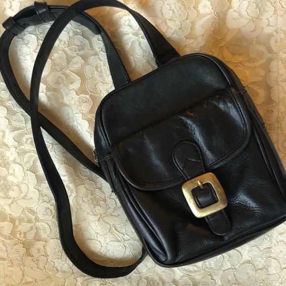 Like NEW DKNY Black leather crossbody bag - Picture 1 of 17